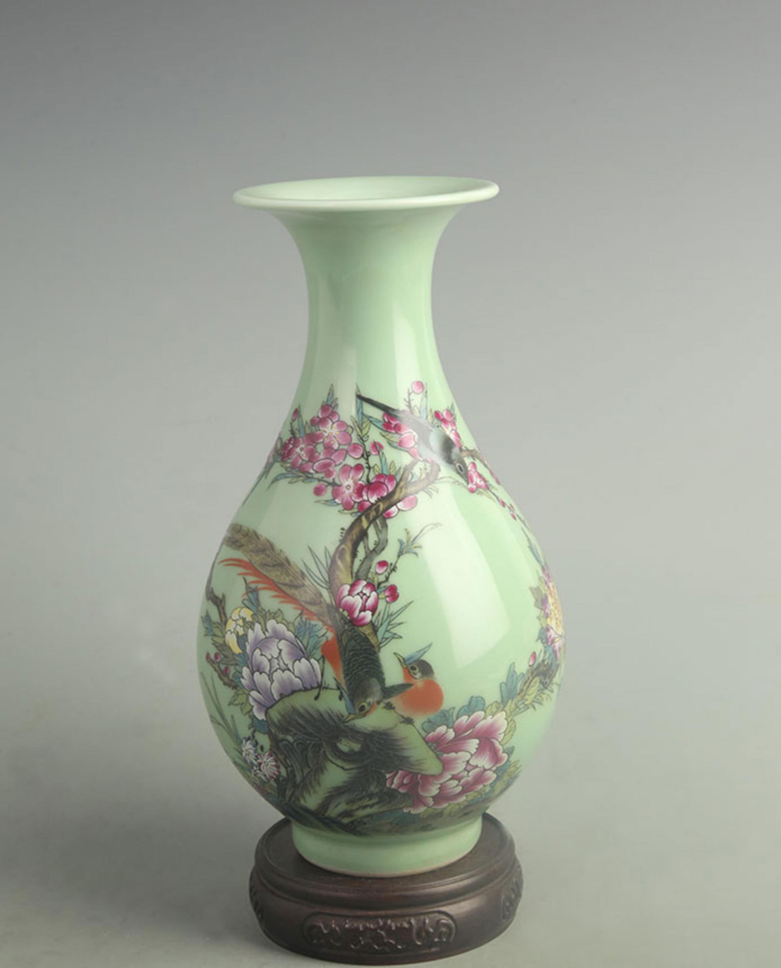 FAMILLE ROSE "SPRING BREEZE IN THE GARDEN" YUHUCHUN PORCELAIN VASE