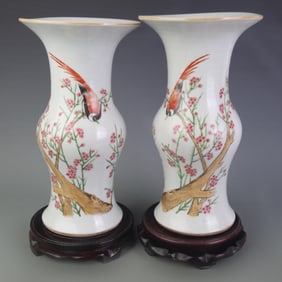 PAIR OF FAMILLE ROSE FLOWER AND BIRD PATTERN PORCELAIN VASE