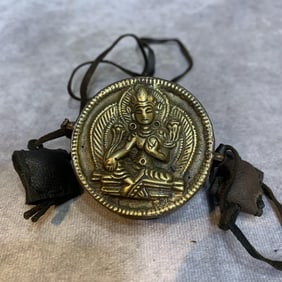 A FINELY MADE TIBETAN BUDDHISM GAWU PENDANT
