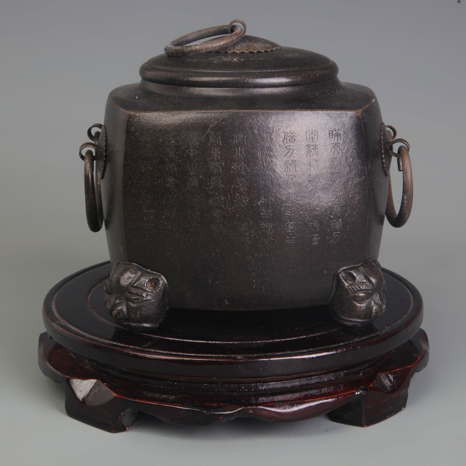 A FINE BRONZE MADE LION FOOT WITH CARVING LIDDED JAR (1 of 6)