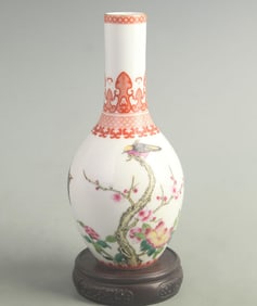 CLOISONNE COLOR GROUND MAGPIE ON PLUM LONG NECK PORCELAIN VASE