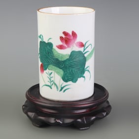 FAMILLE ROSE FLOWER PATTERN BRUSH POT