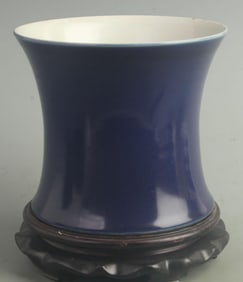 A FINE GREEN GLAZE PORCELAIN PEN HOLDER
