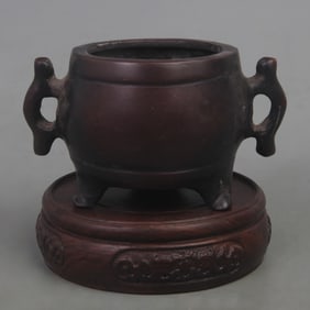 A FINE XUAN DE STYLE ROUND THREE FOOT CENSER