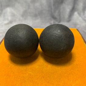 PAIR OD CHEN XIANG WOOD AND BALL