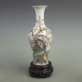 FAMILLE ROSE LUCKY MAGPIE FIGURE PORCELAIN BOTTLE