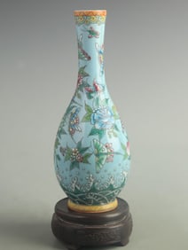 FAMILLE ROSE BLUE GROUND FLORAL LONG-NECK PORCELAIN VASE