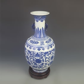BLUE-AND-WHITE ENTWINED LOTUS PATTERN PORCELAIN VASE