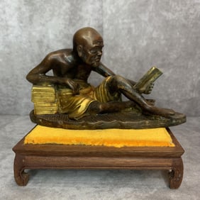 A FINE BRONZE MADE LU HAN FIGURE