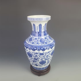BLUE-AND-WHITE ENTWINED LOTUS PATTERN PORCELAIN VASE