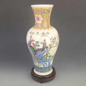 FAMILLE ROSE PHOENIX PATTERN PORCELAIN VASE