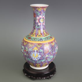 FAMILLE ROSE FLORAL PATTERN PORCELAIN LONG NECK VASE