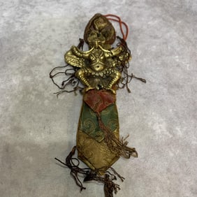 A FINELY MADE TIBETAN BUDDHISM PENDANT
