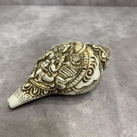 A FINELY CARVED TIBETAN BUDDHISM CONCH