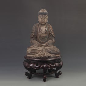 A FINELY CARVED WOODEN AMITABHA BUDDHA STATUE