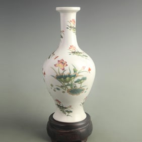 ENAMEL LOTUS FLOWER PATTERN PORCELAIN VASE