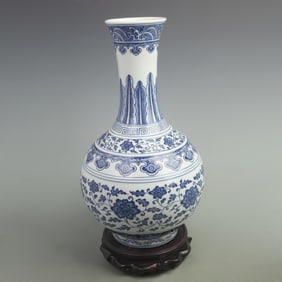 RARE BLUE AND WHITE LOTUS FLOWER PATTERN PORCELAIN VASE