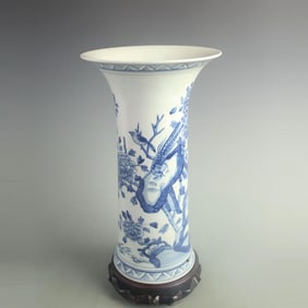 BLUE AND WHITE FLORAL AND BIRD PATTERN PORCELAIN FLOWER VASE