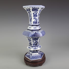 BLUE AND WHITE FLOWER AND BAT PATTERN SIX SIDE PORCELAIN VASE