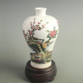 FAMILLE ROSE “MAGPIE ON PLUM?? MEIPING STYLE VASE