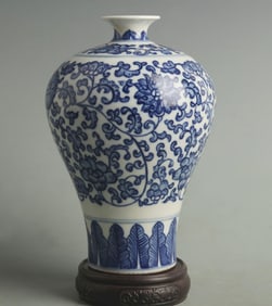 BLUE AND WHITE SCROLLING LOTUS PATTERN MEI PING STYLE PORCELAIN VASE
