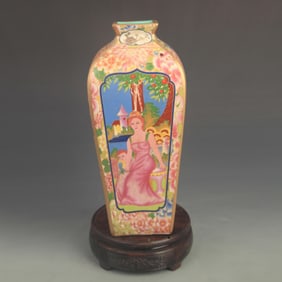 A FINE ENAMEL COLOR CHARACTER PATTERN PORCELAIN VASE