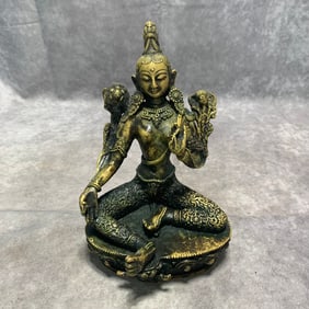 A FINE TIBETAN GILT BRONZE TARA