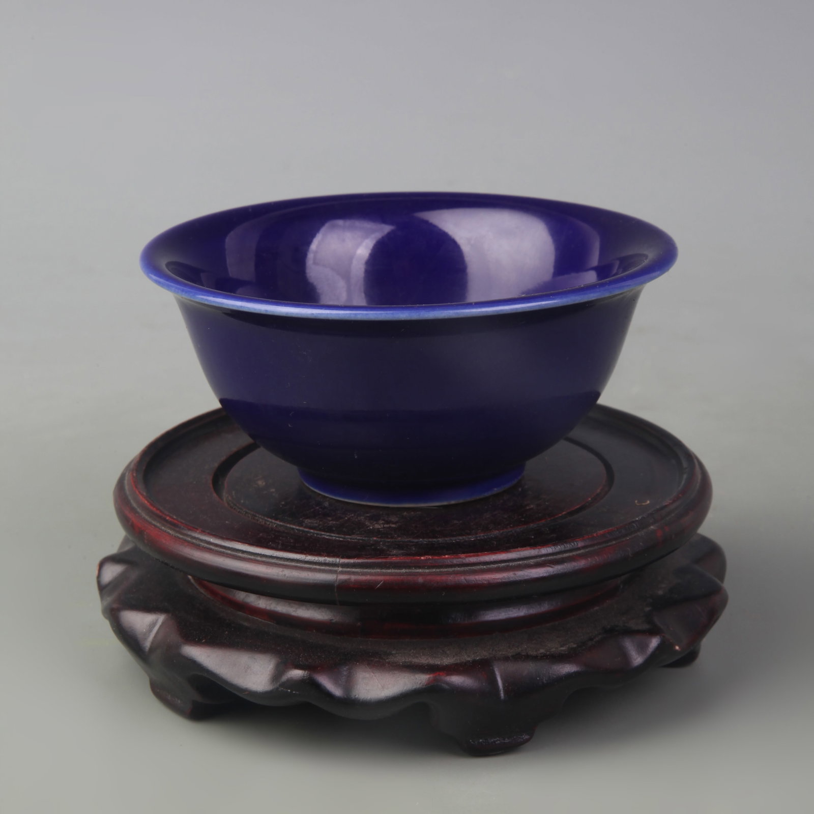SACRIFICIAL BLUE SMALL PORCELAIN BOWL: Ming Dynasty Style Wan Li Period; Diameter: 4.3 inch; High: 1.9 inch