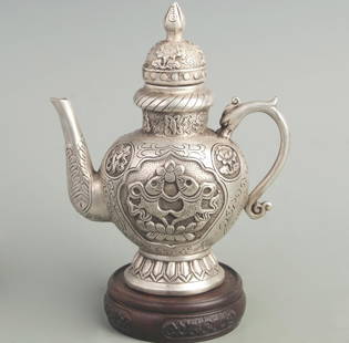 A FINE FISH PATTERN WHITE BRONZE EWER: Modern, High: 7.00 inch; Width: 6.50 inch; Diameter:2.80 inch;