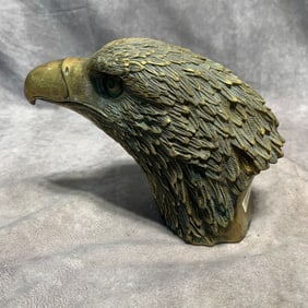 CONTEMPORARY BRONZE EAGLE HEAD STATUE ORNAMENT