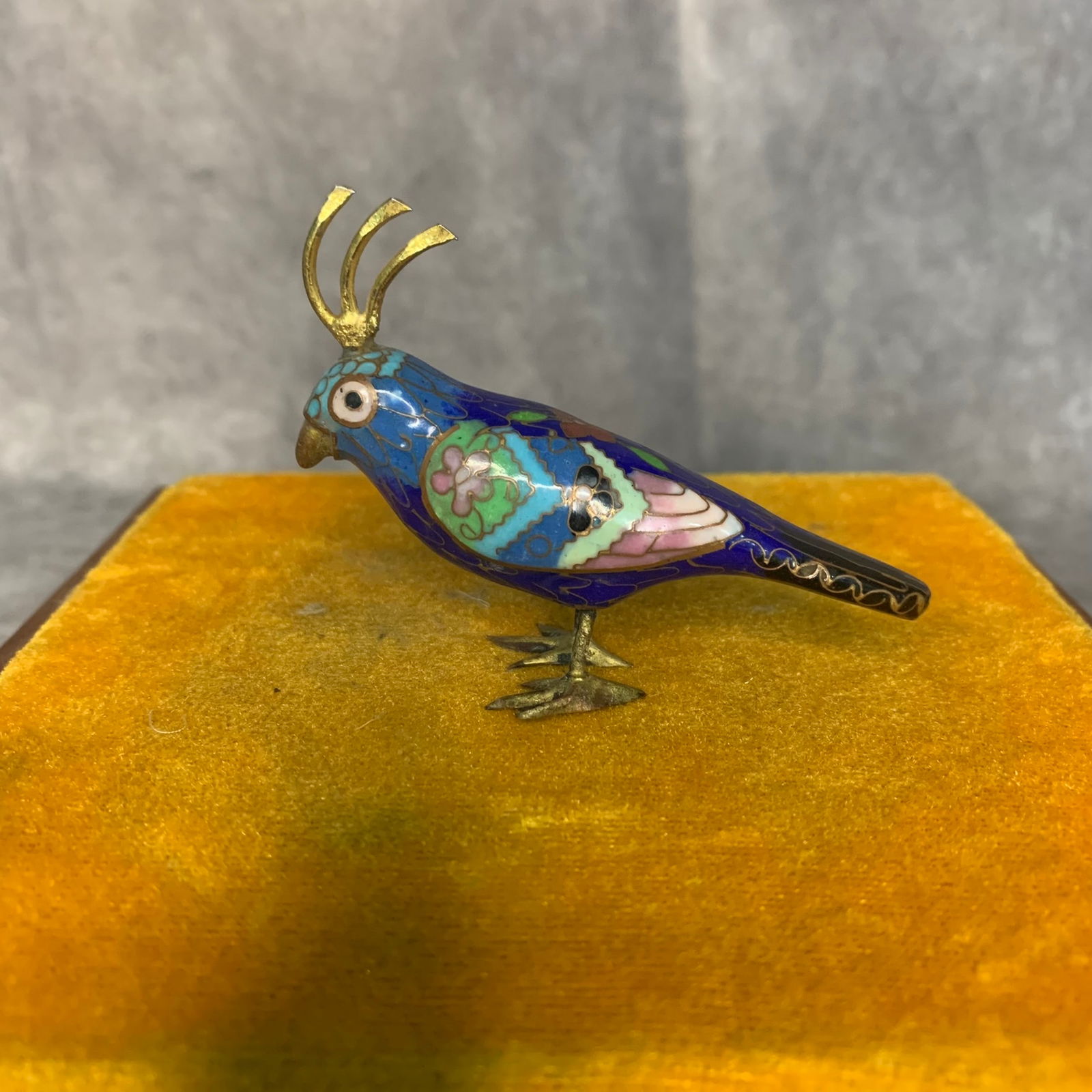 A SMALL CLOISONNE ENAMEL BIRD: Modern; Long: 3.2 inch; Width: 0.8 inch; High: 2.3 inch;