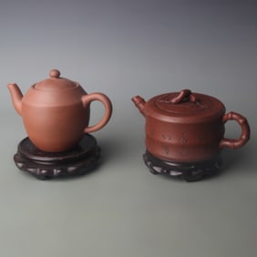 GROUP OF TWO FINELY MADE YIXING ZISHA TEAPOT