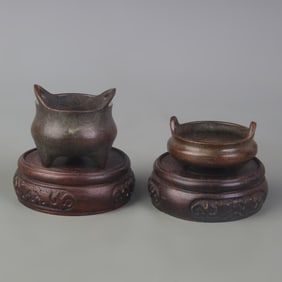 GROUP OF SMALL BRONZE INCENSE BURNERS