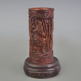 A FINE WOODEN CARVED FIGURE PATTERN BRUSH POT
