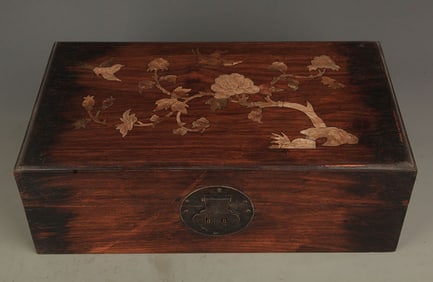 A FINE HUA LI MY INLAY WITH SEA SNAIL WOODEN BOX