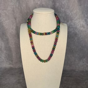 A FINE TOURMALINE STONE MADE NECKLACE