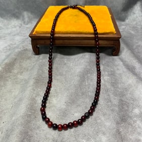 A FINE HORN MADE NECKLACE