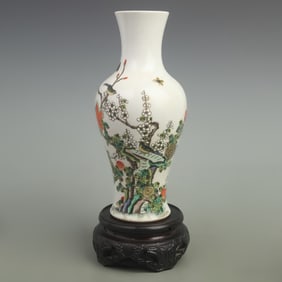 A FINE FAMILLE ROSE MAGPIE PATTERN GUANYIN STYEL PORCELAIN VASE