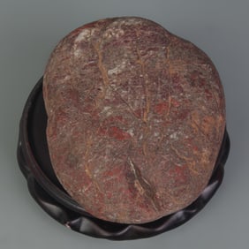 A FINE DECORATIVE STONE SCULPTURE