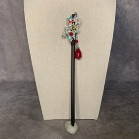 A FINE JADE WITH CLOISONNE ENAMEL MADE CHINESE HAIRPIN