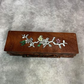 A SET OF ROSEWOOD MADE STAND INLAY WITH CONCH