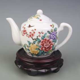 FAMILLE ROSE FLOWER AND BIRD PORCELAIN TEAPOT