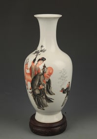 RARE A WHITE COLOR CHARACTER PATTERN PORCELAIN VASE