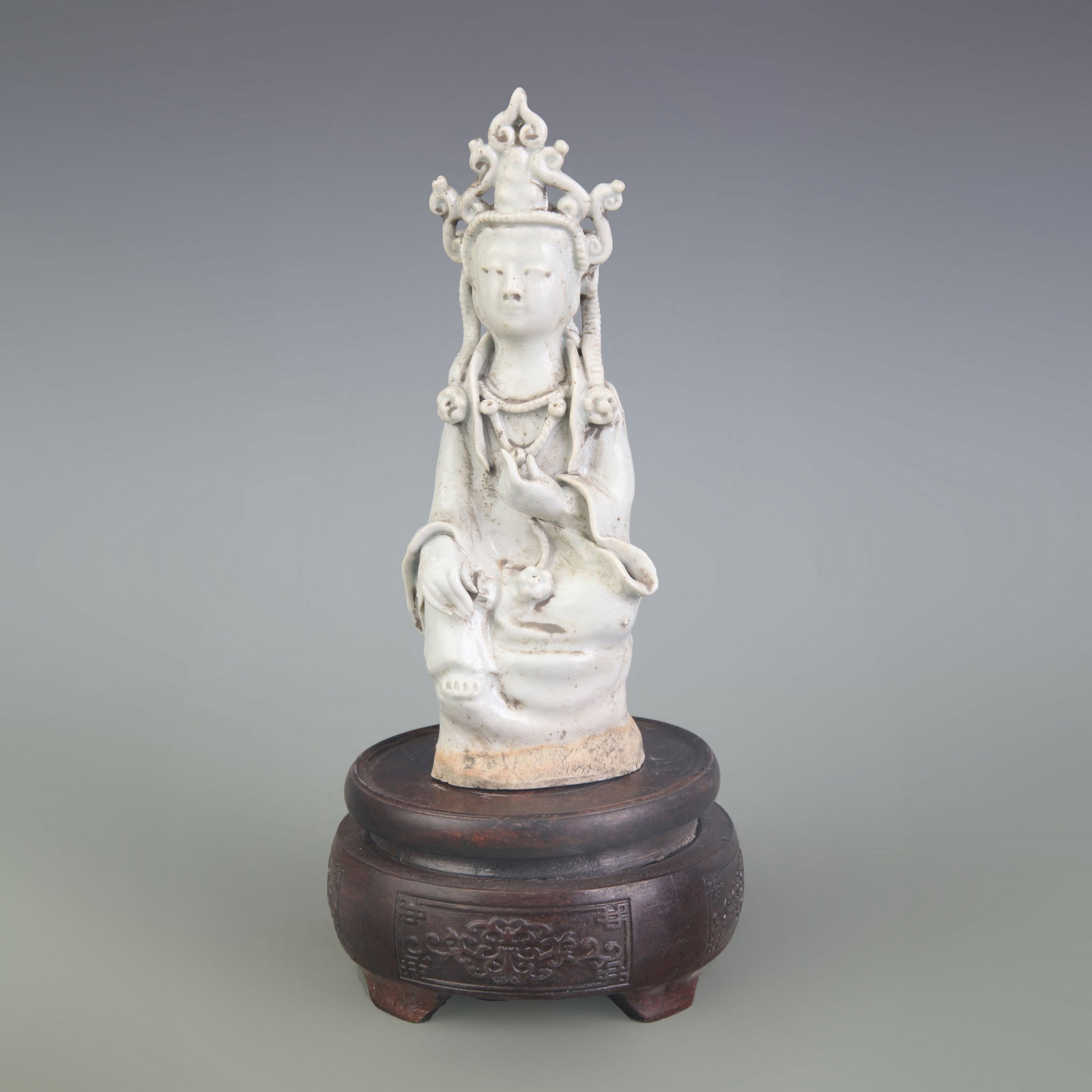 A SMALL DEHUA PORCELAIN GUANYIN PORCELAIN STATUE: Ming Dynasty Style, High: 6.1 inch;