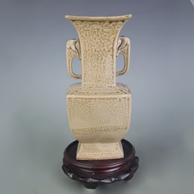 CELADON ELEPHANT-EARED SQUARE VASE