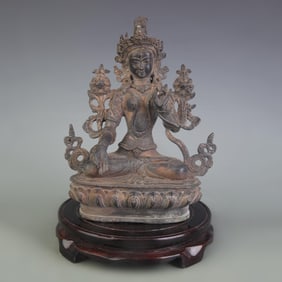 A FINE BRONZE WHITE TARA STATUE