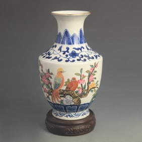 FAMILLE ROSE BIRD AND FLOWER APPRECIATION VASE
