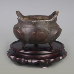 BRIDGE-EARED TRIPOD INCENSE BURNER