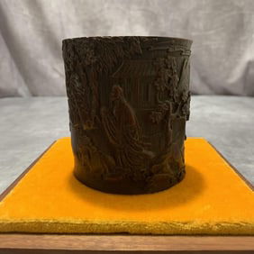 A FINELY CARVED BOXWOOD MADE PEN HOLDER