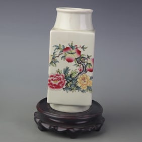 FAMILLE ROSE BOTTLE WITH LONGEVITY PATTERNS IN THE CONG STYLE
